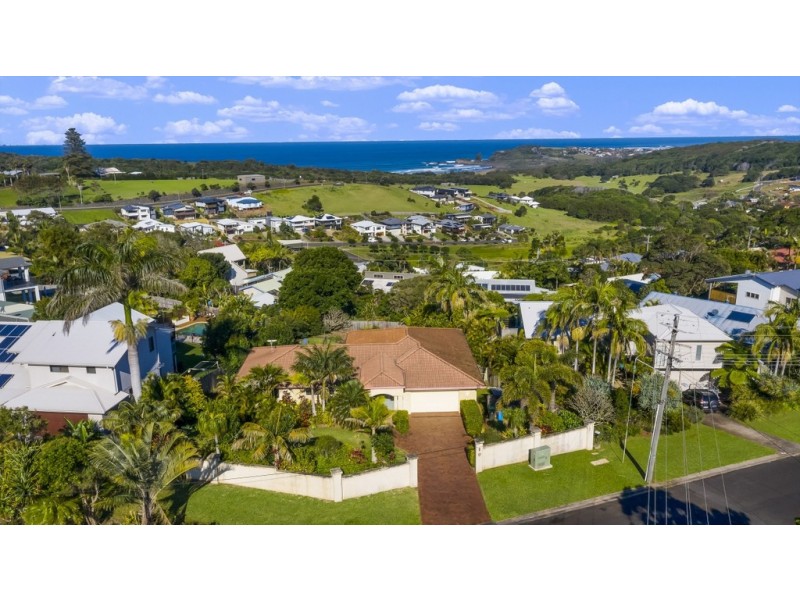 4 SURVEY STREET, Lennox Head NSW 2478
