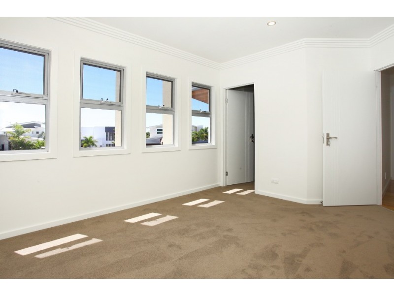 63 Southaven Drive, Helensvale QLD 4212