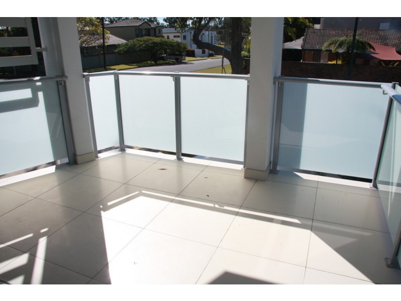 2 tashey Court, Bundall QLD 4217