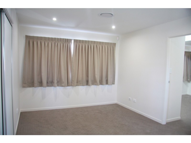 2 tashey Court, Bundall QLD 4217