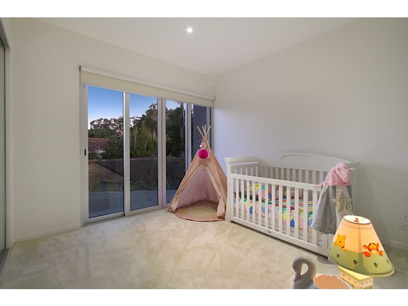 2/9 Esther Place, Surfers Paradise QLD 4217