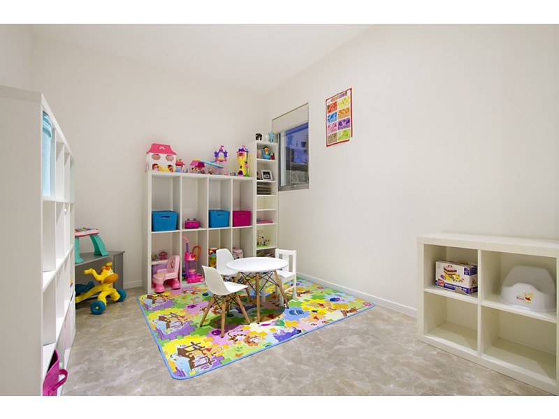 2/9 Esther Place, Surfers Paradise QLD 4217