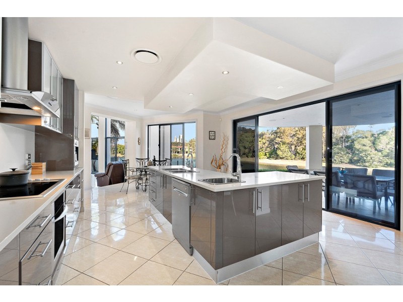 117/40 Cotlew Street East, Southport QLD 4215