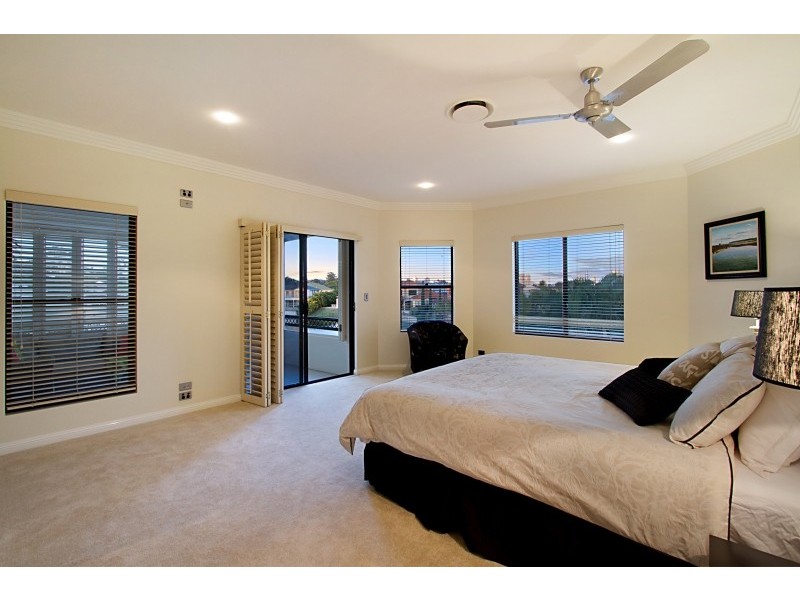 136/40 Cotlew Street East, Southport QLD 4215