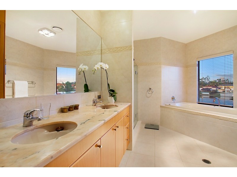 136/40 Cotlew Street East, Southport QLD 4215