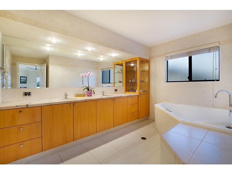 136/40 Cotlew Street East, Southport QLD 4215