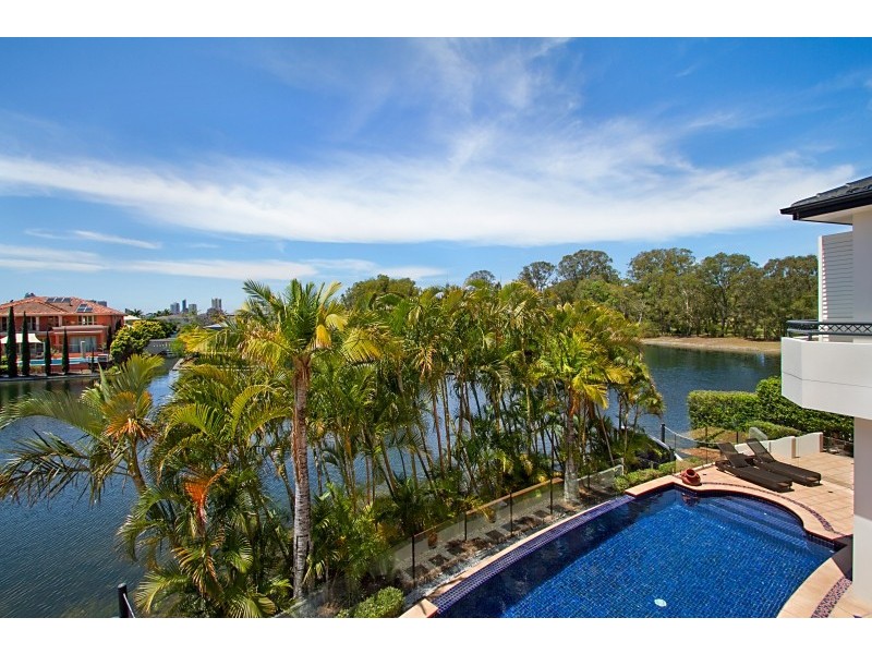 136/40 Cotlew Street East, Southport QLD 4215