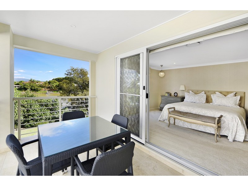 4008 Quayside Drive, Benowa QLD 4217