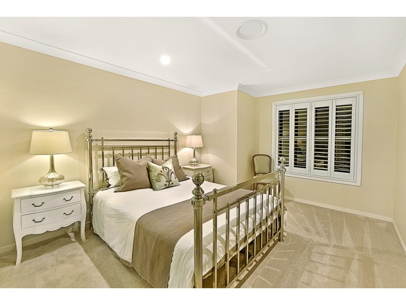 4008 Quayside Drive, Benowa QLD 4217