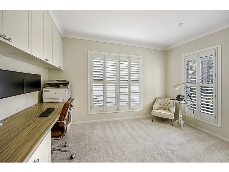 4008 Quayside Drive, Benowa QLD 4217