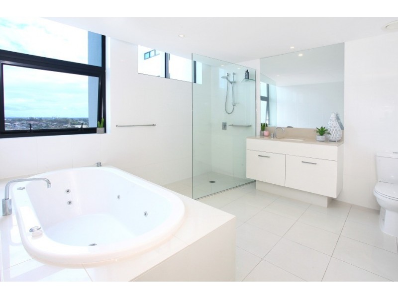 1305/230 ‘Lumiere’ Marine Parade, Labrador QLD 4215