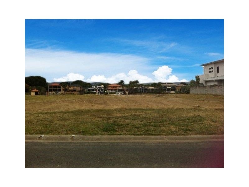 93 Sir Bruce Small Blvd, Benowa Waters QLD 4217