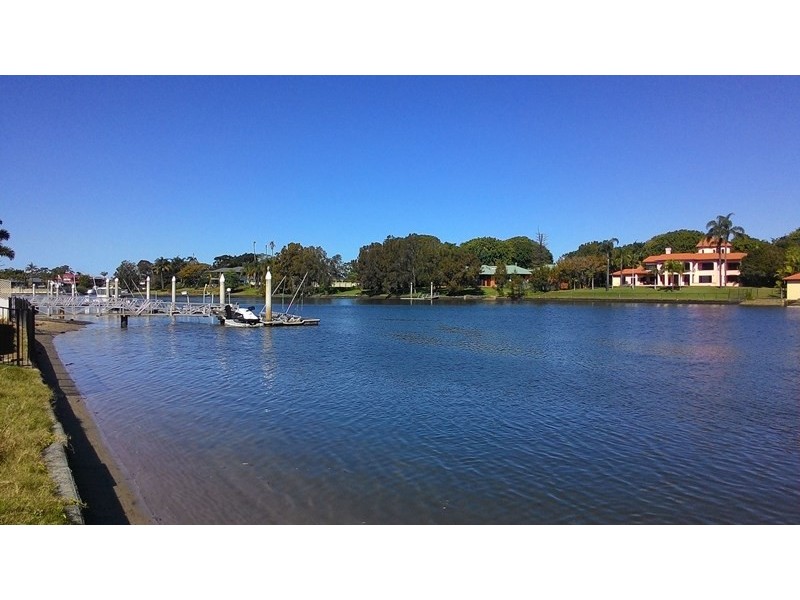 93 Sir Bruce Small Blvd, Benowa Waters QLD 4217