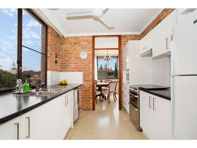 4/20 Britannia Avenue, Broadbeach QLD 4218