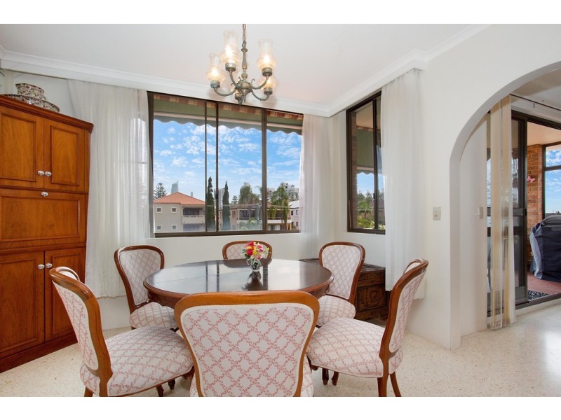 4/20 Britannia Avenue, Broadbeach QLD 4218