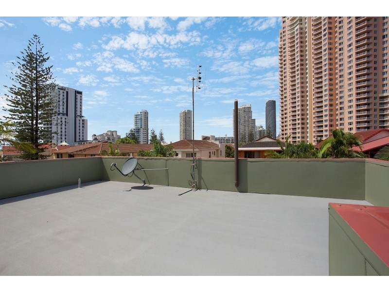 4/20 Britannia Avenue, Broadbeach QLD 4218
