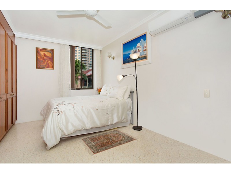 4/20 Britannia Avenue, Broadbeach QLD 4218