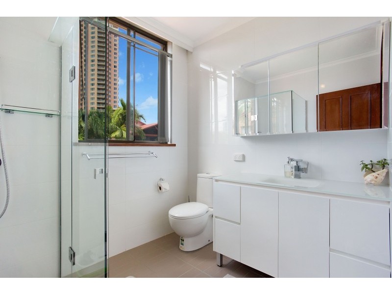 4/20 Britannia Avenue, Broadbeach QLD 4218