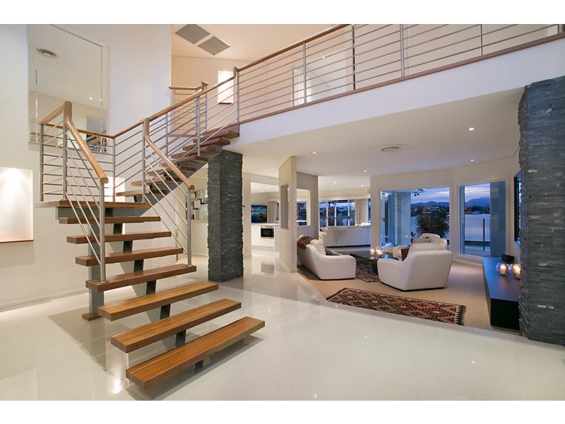 25 San Simeon Drive, Clear Island Waters QLD 4226