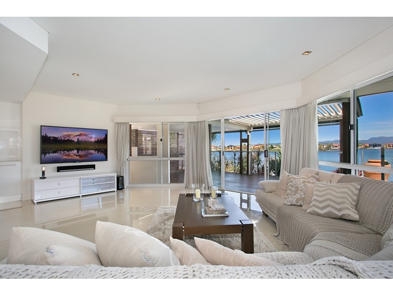 25 San Simeon Drive, Clear Island Waters QLD 4226