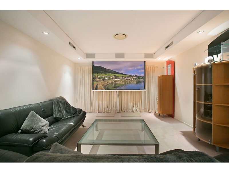 25 San Simeon Drive, Clear Island Waters QLD 4226