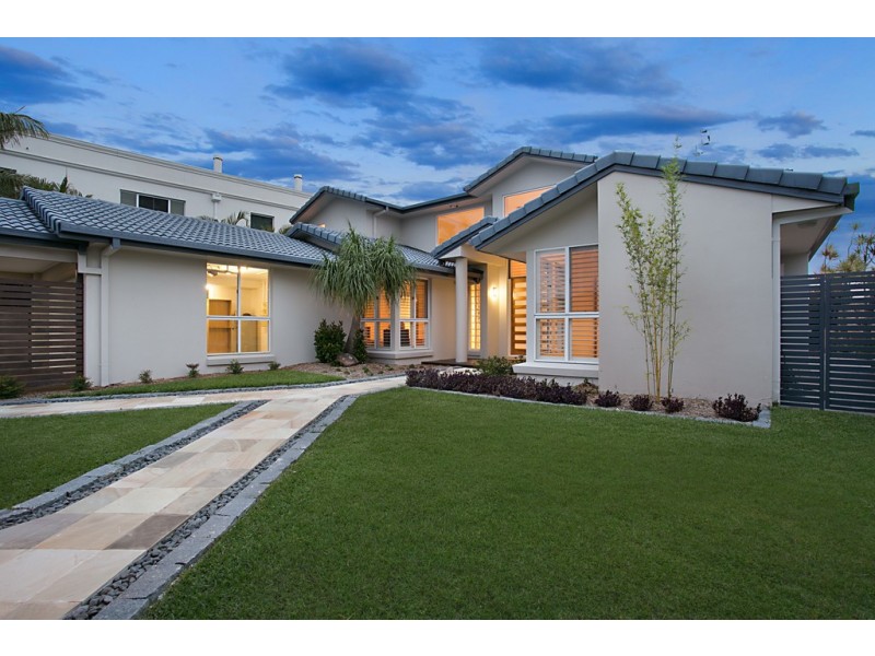 25 San Simeon Drive, Clear Island Waters QLD 4226