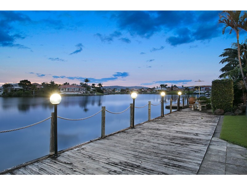 25 San Simeon Drive, Clear Island Waters QLD 4226