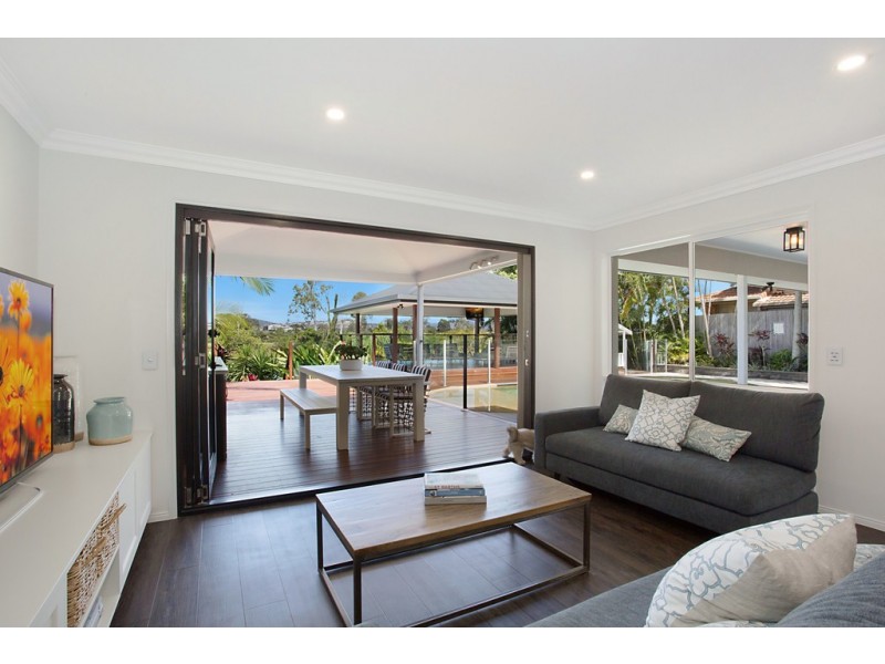 15 Riverbank Court, Ashmore QLD 4214