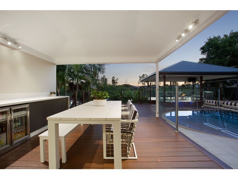 15 Riverbank Court, Ashmore QLD 4214