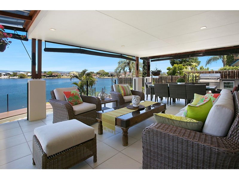 2 Claymore Cres, Sorrento QLD 4217