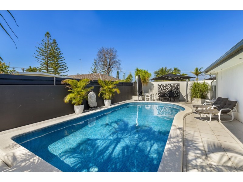 27 Allawah Street, Sorrento QLD 4217