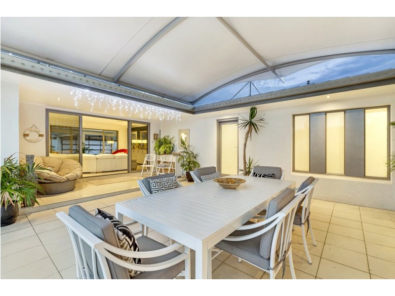 27 Allawah Street, Sorrento QLD 4217