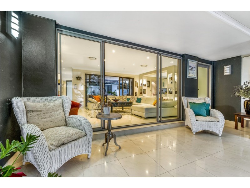 27 Allawah Street, Sorrento QLD 4217