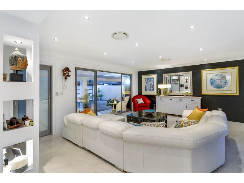 27 Allawah Street, Sorrento QLD 4217