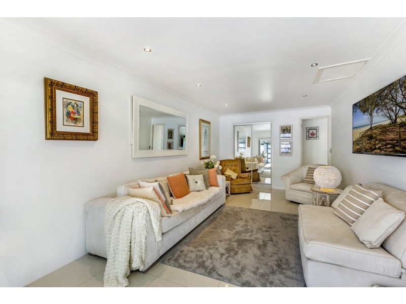 27 Allawah Street, Sorrento QLD 4217