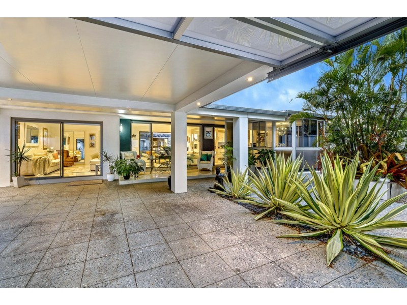 27 Allawah Street, Sorrento QLD 4217