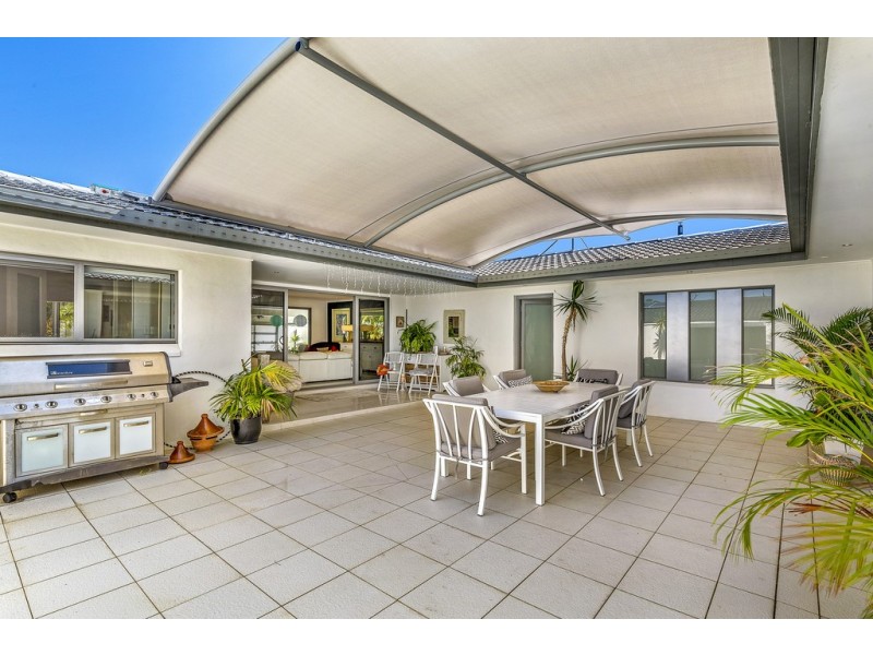 27 Allawah Street, Sorrento QLD 4217