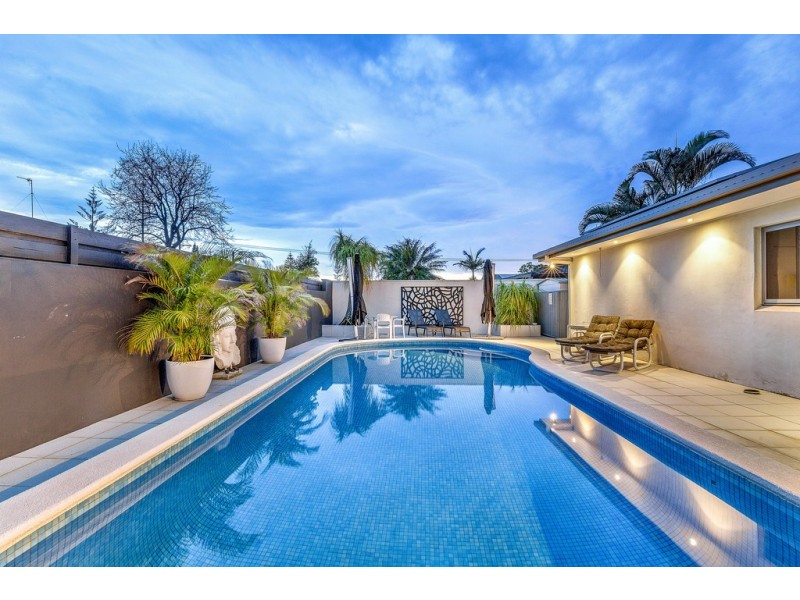 27 Allawah Street, Sorrento QLD 4217