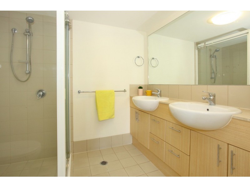 52/2894 ‘The Pinnacle’ Gold Coast Highway, Surfers Paradise QLD 4217