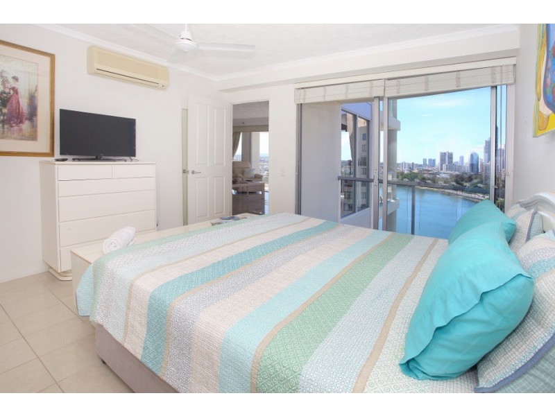 52/2894 ‘The Pinnacle’ Gold Coast Highway, Surfers Paradise QLD 4217