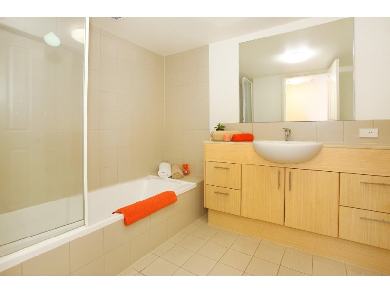 52/2894 ‘The Pinnacle’ Gold Coast Highway, Surfers Paradise QLD 4217