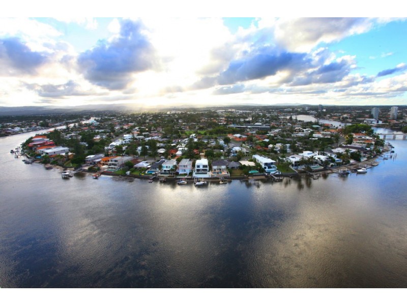 52/2894 ‘The Pinnacle’ Gold Coast Highway, Surfers Paradise QLD 4217