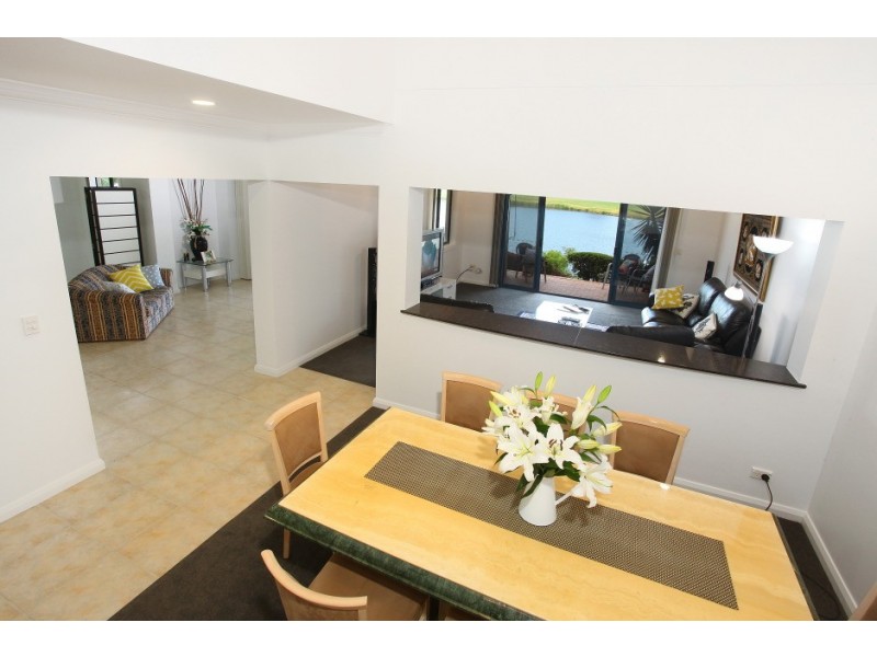 36/117 ‘Lake Hills’ Palm Meadows Drive, Carrara QLD 4211