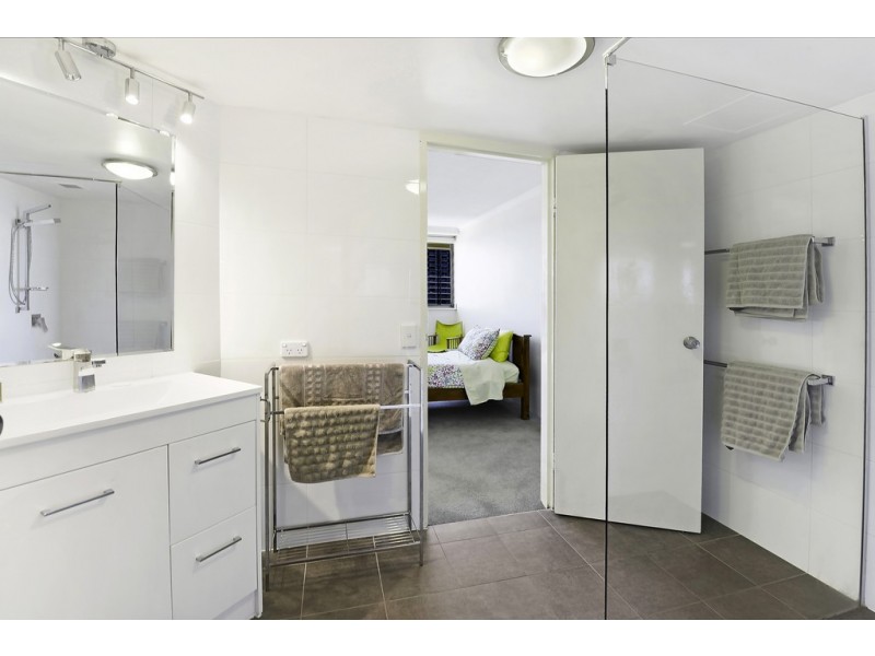 14C/10 ‘Huntington’ Marine Parade, Southport QLD 4215