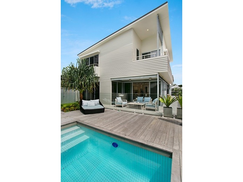 50 Brindisi Avenue, Isle Of Capri QLD 4217