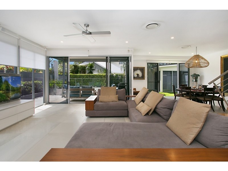50 Brindisi Avenue, Isle Of Capri QLD 4217