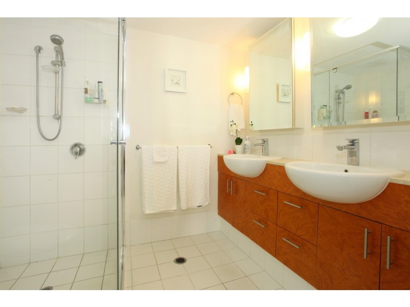 43/2894 ‘The Pinnacle’ Gold Coast Highway, Surfers Paradise QLD 4217