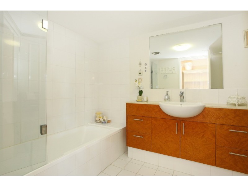 43/2894 ‘The Pinnacle’ Gold Coast Highway, Surfers Paradise QLD 4217