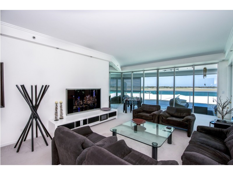 203/300 ‘Aqua’ Marine Parade, Labrador QLD 4215