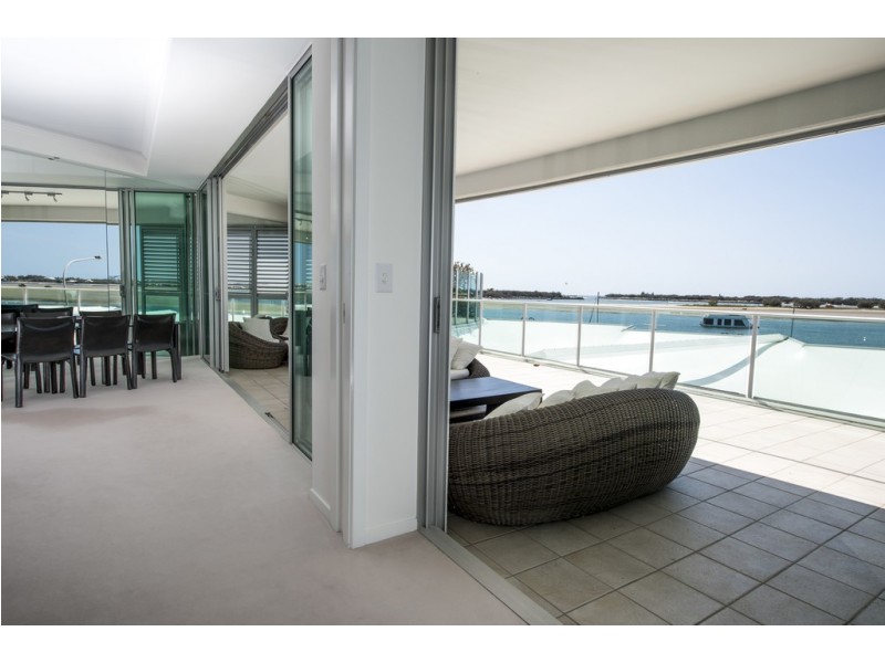 203/300 ‘Aqua’ Marine Parade, Labrador QLD 4215